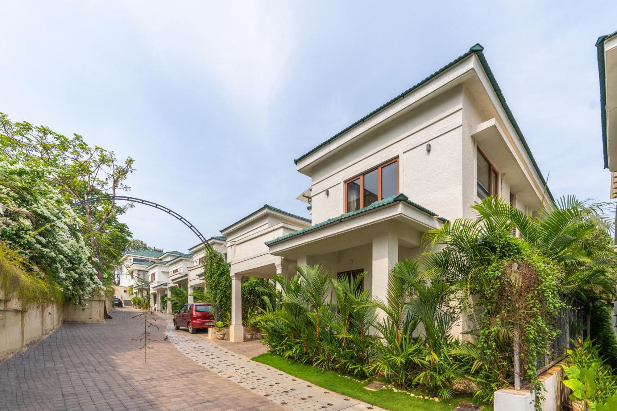Elivaas 3 Bhk Pvt Pool & Bar - Villa Valerie Oxel Exterior photo